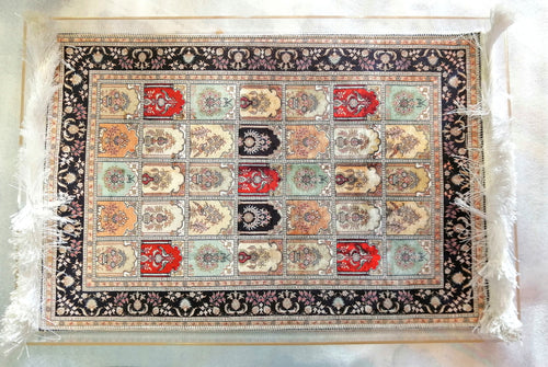 Acrylic Tray with Carpet صينية أكريليك مع سجادة