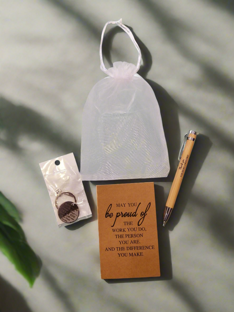 Thanks kit. ( book,pen,Keychain) set طقم شكر. مجموعة (كتاب، قلم، سلسلة مفاتيح)