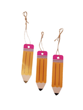 Load image into Gallery viewer, Plastic pen design with string hang.(Made of paper) تصميم قلم بلاستيكي مع خيط معلق. (مصنوع من الورق)