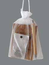 Load image into Gallery viewer, Thanks kit. ( book,pen,Keychain) set طقم شكر. مجموعة (كتاب، قلم، سلسلة مفاتيح)