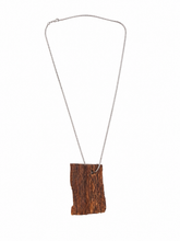 Load image into Gallery viewer, Oud Wood Perfume Pendant قلادة عطر العود