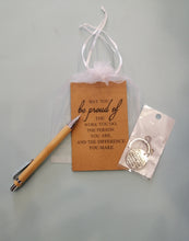 Load image into Gallery viewer, Thanks kit. ( book,pen,Keychain) set طقم شكر. مجموعة (كتاب، قلم، سلسلة مفاتيح)