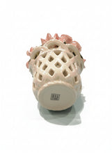 Load image into Gallery viewer, Ceramic Pink Rose Bouquet. باقة ورد سيراميك